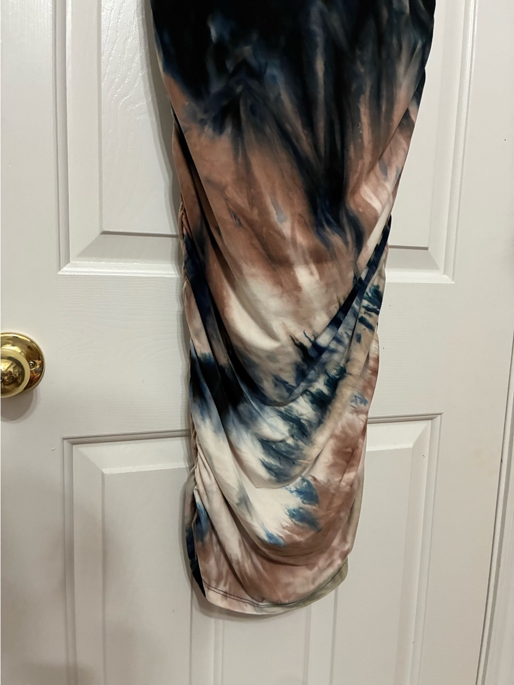 Side Ruched dress - Picture 2 of 9